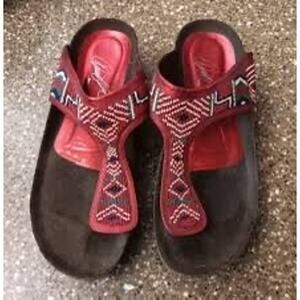 Donald J Pliner Penny’s women's beaded thong sandals 10